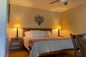 Tranquilo Guest Suite in the North Valley, close to I-40 and Old Town, Albuquerque