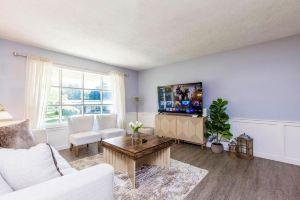 SummerRidge Retreat with 5 bedrooms, Bloomington