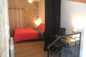 Apartment in the heart of old Nîmes (parking included), Nimes