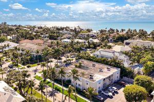 5th Ave Beach Club 1 Bedroom condo 1.5 Blocks from the Beach! Perfect Location!, Naples