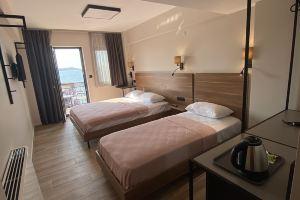 Şenyıldız Hotel, Foca