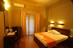 Central Hotel, Loutraki