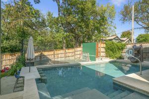 Luxury Services and Sparkling Pool - Gorgeous Modern Estate Hotel, Nashville