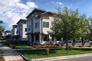 The Mile High Townhome Walk to The Stadium Apartments, Denver
