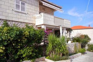 Apartment Žana A2, Island Brac, Postira