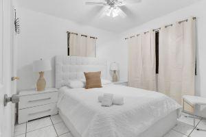 Wynwood Central 2Bd Apartment w Parking, Miami