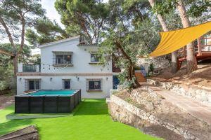 Axarqu a in With 2 Bedrooms and 1 Bathrooms, Malaga