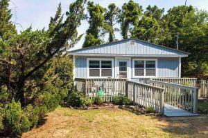 Pet friendly ~ TheWrightCottage, Kitty Hawk