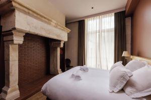 Le Cloître - 200m de la Cathédrale, Plein Centre - Encore Mieux Hotel