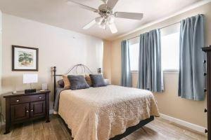 Guadalupe River Paradise! 2 Pools! 4 Hot Tubs! Hotel, New Braunfels