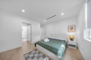 Up to 12 guest Modern Villa near Wynwood!, Miami