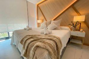 Luxury penthouse on the beach with pool - holaVivienda, Denia