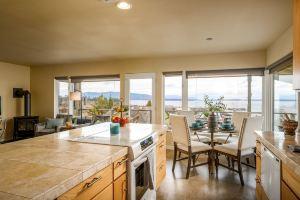 Fantastic Bay View Condo just steps to Fairhaven Village & Boardwalk!, Bellingham