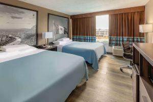 Super 8 by Wyndham Hotel, Laredo
