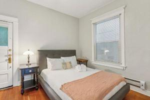 City Charm & Lake Union Views in Capitol Hill Hotel, Seattle
