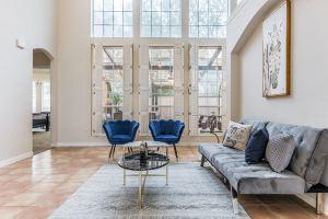 Luxurious Sunroom & Pool in a Modern & Stylish House, Plano