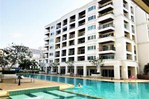 Platinum Suites, Thepprasit Road - Large Top Floor Studio, Jomtien Beach