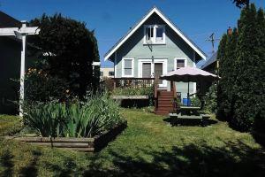 Charming James Bay Guesthouse by Fisherman's Wharf, Victoria