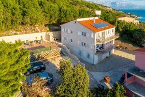 Family-Friendly Apartments with Swimming Pool Stanici, Omis - 18676, Tice