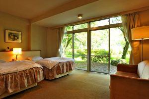 The Gran Resort, Gero