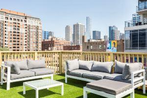 Chic Downtown Haven - Private Rooftop, Designer Luxury Hotel, Chicago