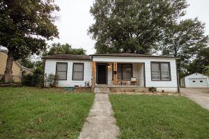 2 Full Units Quiet Culdesac w/ Private Pickleball - Sleeps 10 Hotel, Waco