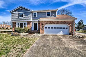 Spacious Home w/ Pool Table! Apartments, Chesapeake