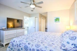 Sombrero Beach Vacation 2/2 Condo Apartments, Marathon