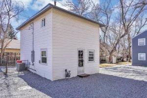 A+ Location Cozy Renovated Home! Apartments