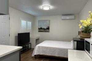 Tranquil Hideaway with Modern Amenities - Exquisite Studio Retreat, Ontario