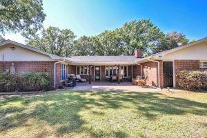 Spacious Retreat in the Heart of! Excellent neighborhood ! Apartments, Lubbock