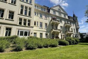 Vacation apartment with balcony overlooking the spa gardens of, Bad Rothenfelde