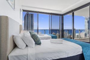 Holiday Holiday Circle on Cavill Apartments, Gold Coast