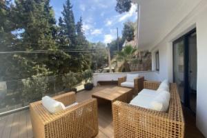 Apartamento-casa de Diseño con Entrada Privada y Pequeña Piscina, Illetas