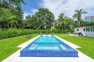 Luxury Modern Villa in heart of Brickell with Heated Pool & HotTub, Miami
