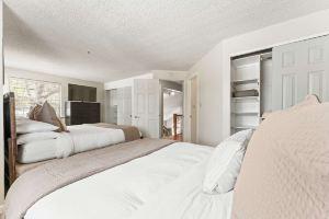 Cozy 3BR Family Home with Patio & BBQ grill, Close to Casinos and Shops Apartments, Reno