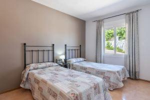 Fancy Holiday Home by The Sea in with Pool, Calpe