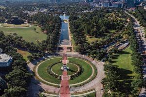 King bed W/pool near downtown and medical center Hotel, Houston