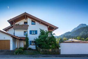 F comfort apartment in maisonette style, fantastic view, prime location, Fussen