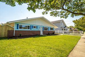 Cozy Bay Cottage private backyard blocks from beach!, Chesapeake
