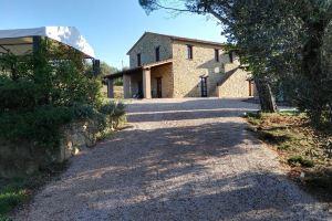 Appartamento con due Camere da Letto e Grande Veranda sul Giardino Apartments, Passignano sul Trasimeno