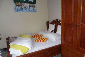 Banana House - Hostel, Nkoanrua