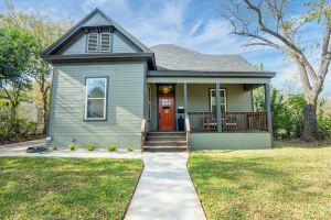 Robinhood Lodge, Modern Family Getaway, Waco