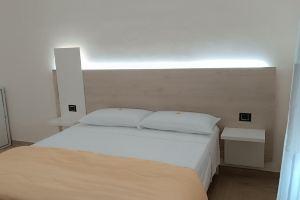 Comfortable Deluxe Apartment in the center of with sea view balcony, Tropea