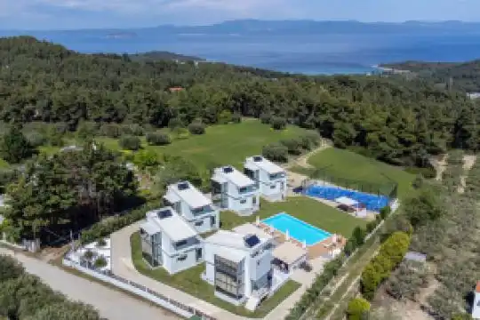 Blue Avenue Hotel, Paliouri