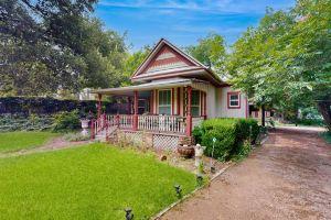 Historic South home near trendy attractions - AC & washer/dryer Apartments, Austin