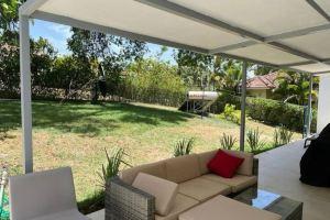 VillaTracey! Modern 4BR/4BA OcnView Pool Jacuzzi Maid Walk to Town & Beach, Sosua