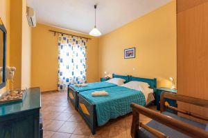 Santorious Spacious Apartment, Megalokhori