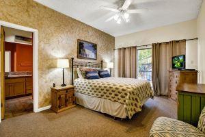 River Condo Next to Schlitterbahn Water Park! Apartments, New Braunfels