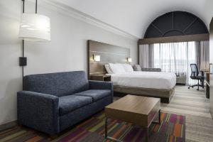 Holiday Inn Express & Suites - I-475, Macon